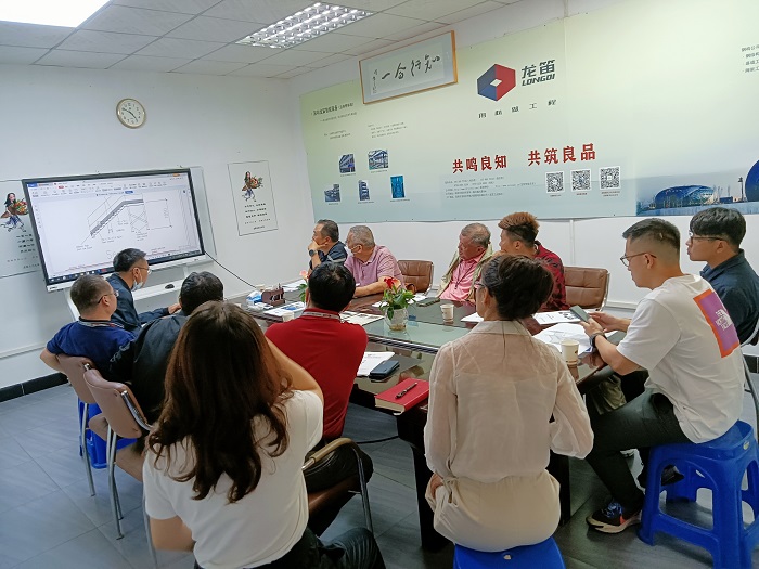 3月25日香港客户到龙笛公司进行参观考察